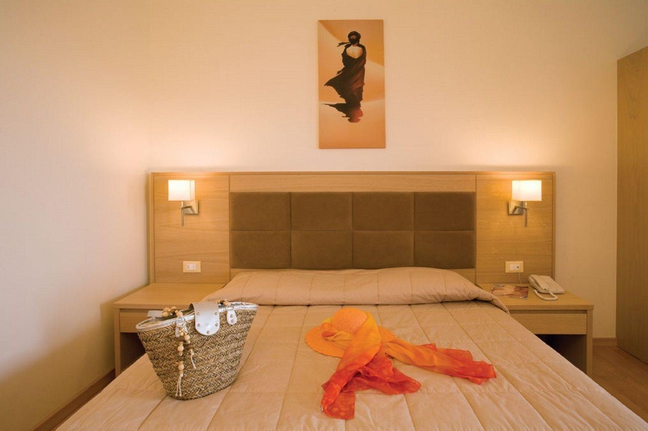 Lomeniz Hotel
