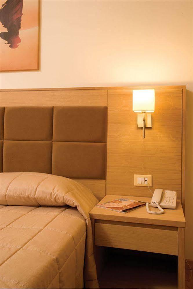 Lomeniz Hotel