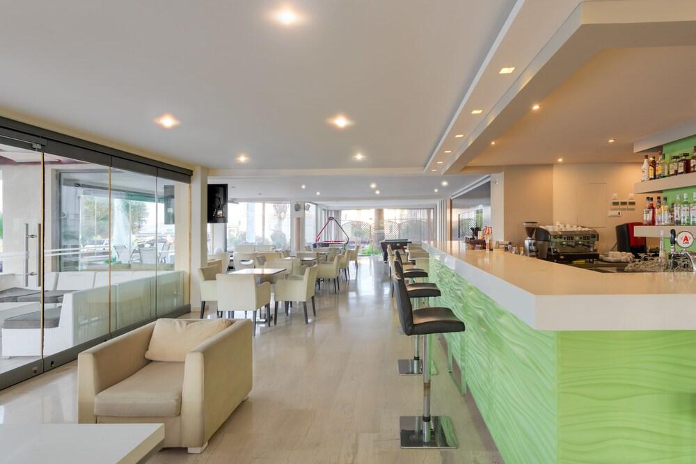 Lomeniz Hotel 3*