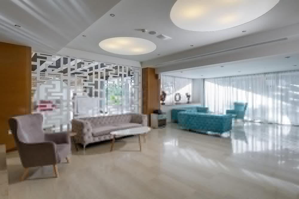 Lomeniz Hotel